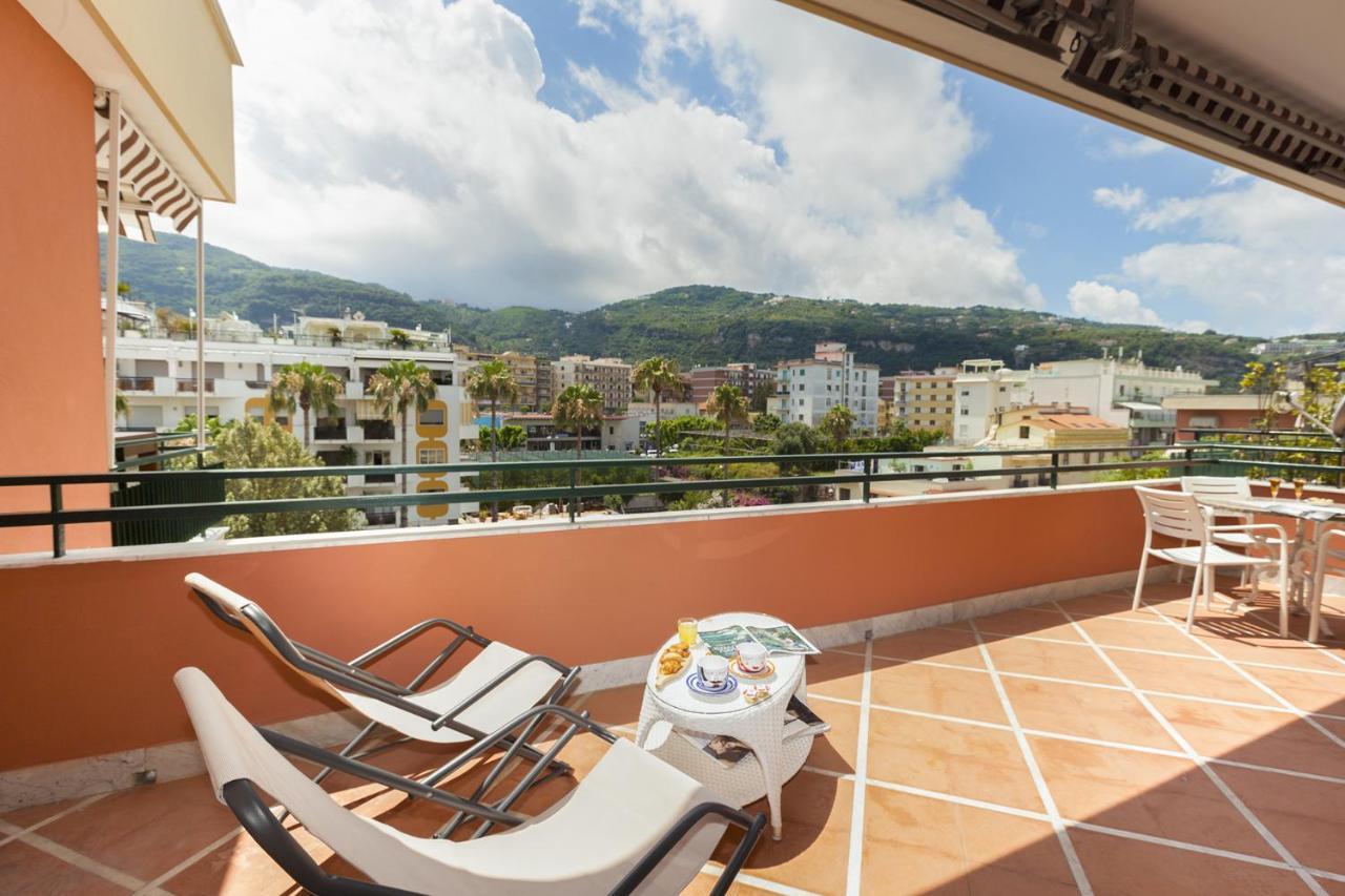 Amore Rentals - Casa Katia Сорренто Екстер'єр фото